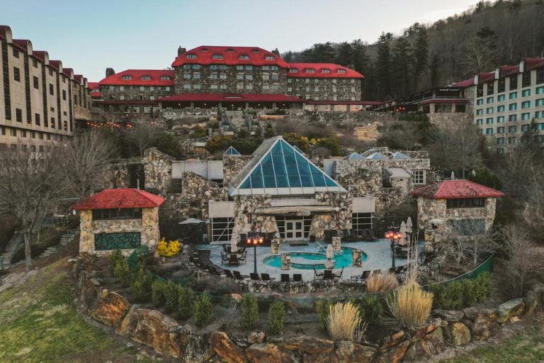 Happy 20th to The Omni Grove Park Inn! Insiders Guide to Spas