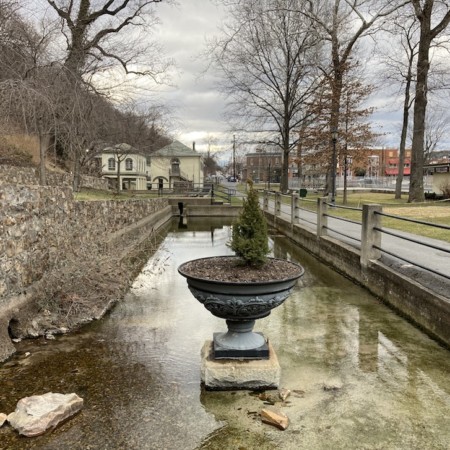 Berkeley Springs, hot springs